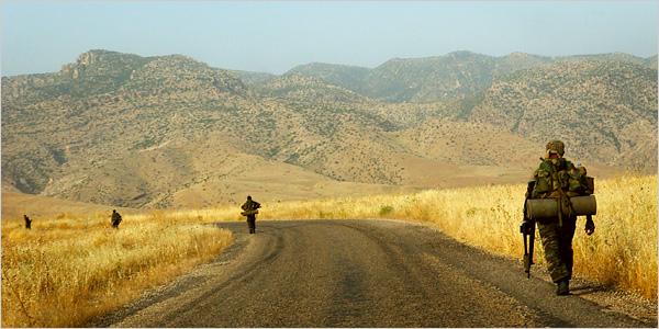 Turkish soldiers on the border with Iraq. Oct 07.jpg