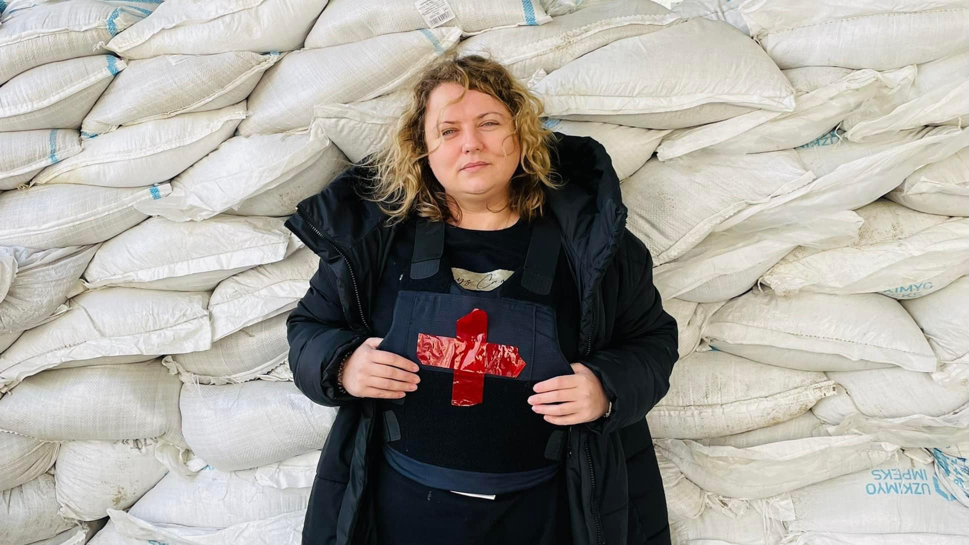 ‘This photo was taken in April 2022 by Valentina Vakulenko, my partner in volunteering at the maternity hospital in the Obolon district of Kyiv, where we brought medicine. Sandbags lined the entire central entrance, which was made of glass, so that in the event of shelling or explosions, elements and fragments of explosives or bullets could not get inside and injure people,’ shared Yankina.