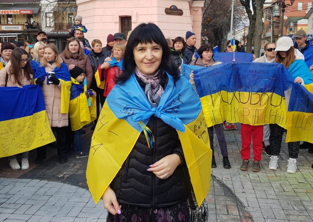 Maryna Savchenko during the gathering in Vinnytsia marking the liberation of Kherson on 12 November 2022.